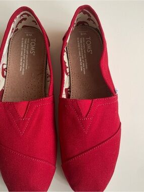 Toms Women’s Red Canvas Slip-On Sneakers Size -8